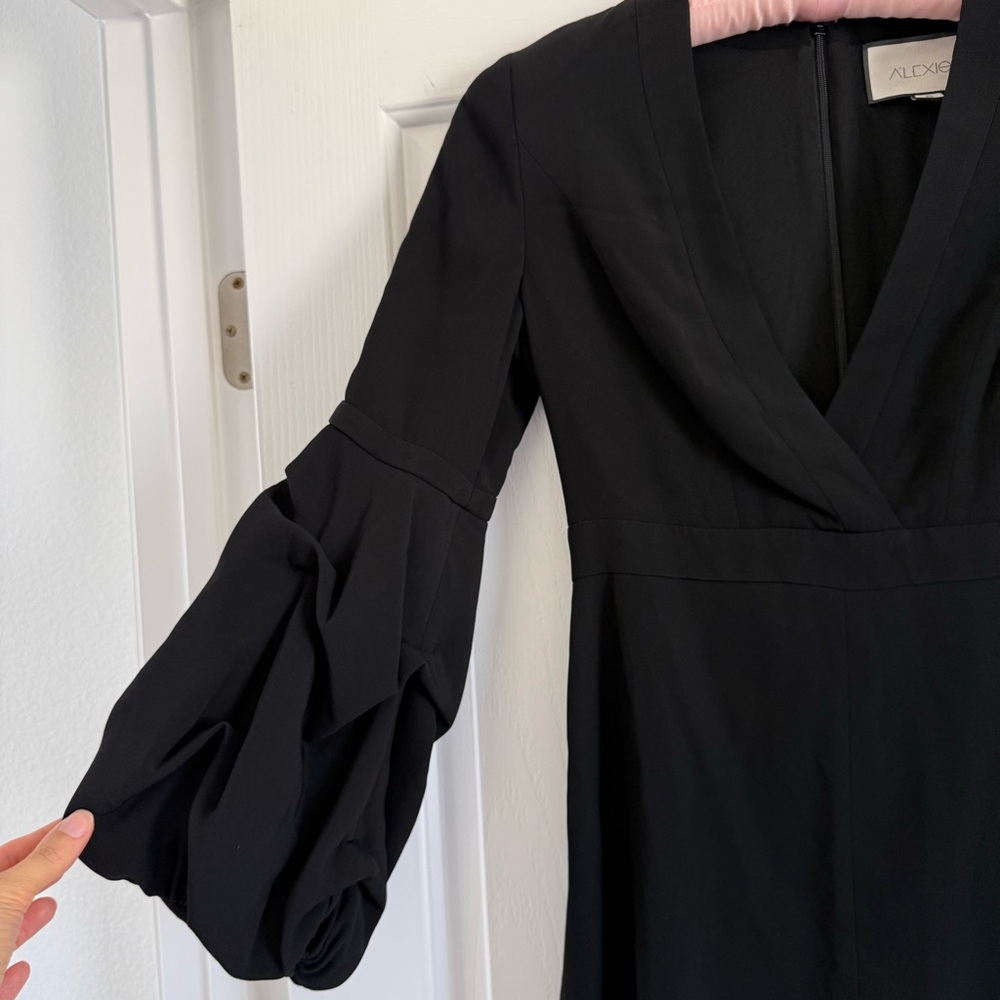 ALEXIS Statement Mini Dress Size S - Picture 5 of 13